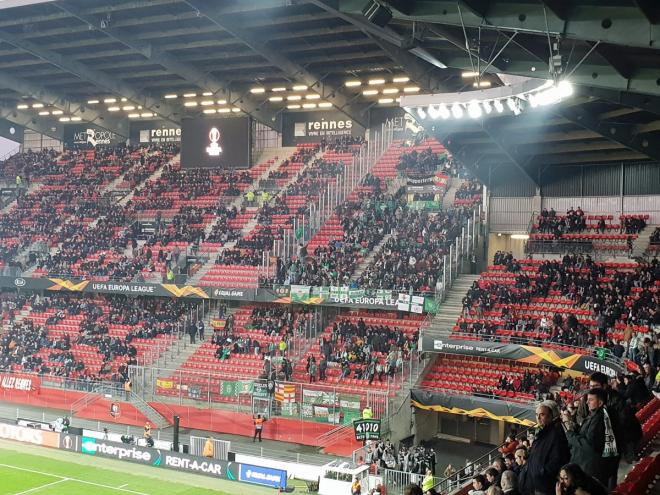 Los aficionados del Betis en el Roazhon Park.