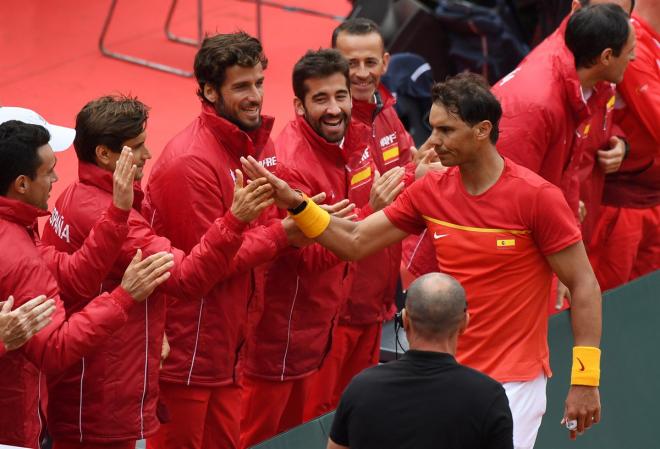 Jugadores españoles durante una eliminatoria de la Copa Davis.