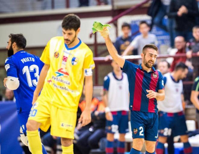 Los granotas se miden al Peñíscola. (Foto: Levante UD)