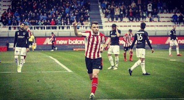 Iñigo Vicente ha dado un recital de visión de juego en esta 2018/19 con el Bilbao Athletic.