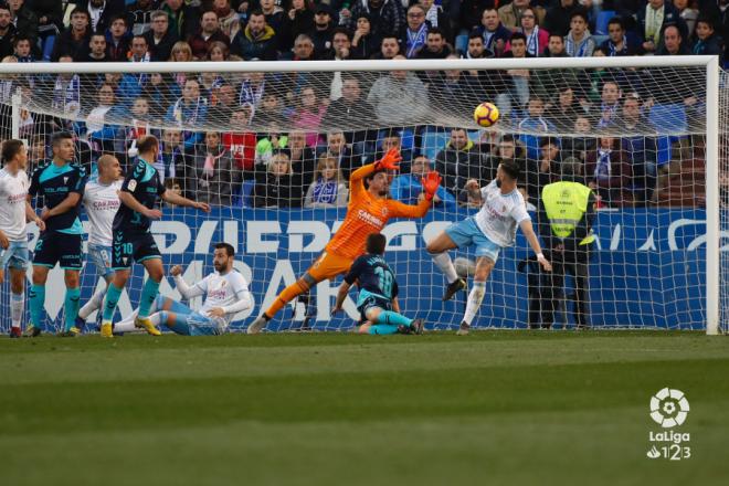 La afición contempla una ocasión de gol del Albacete (Foto: LaLiga).