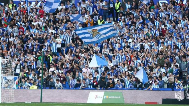 La Real repartirá 30.000 banderas entre sus aficionados(Foto: RSO).