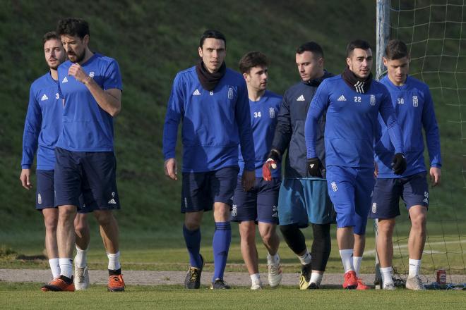 Una imagen de un entrenamiento del Real Oviedo (Foto: Luis Manso).