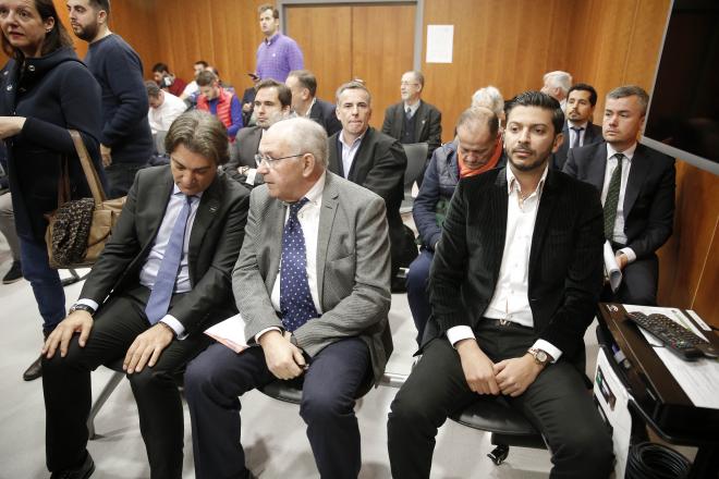 Foto de archivo de Jamal Satli Iglesias, en la parte izquierda, durante el juicio.