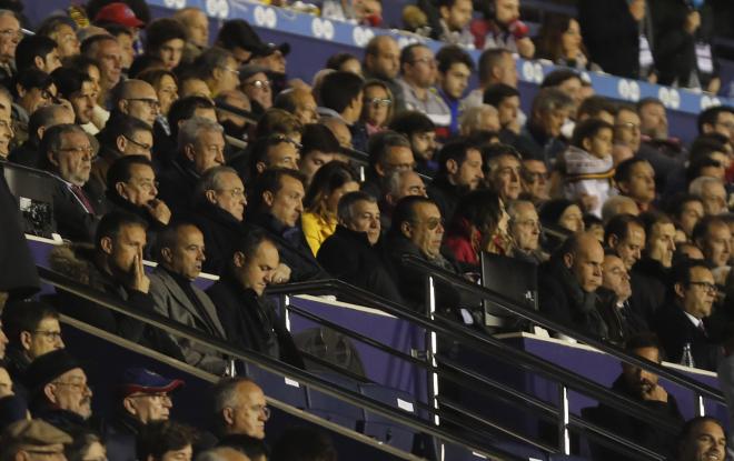 Quico Catalán junto a Florentino Pérez en el Ciutat. (Foto: David González)