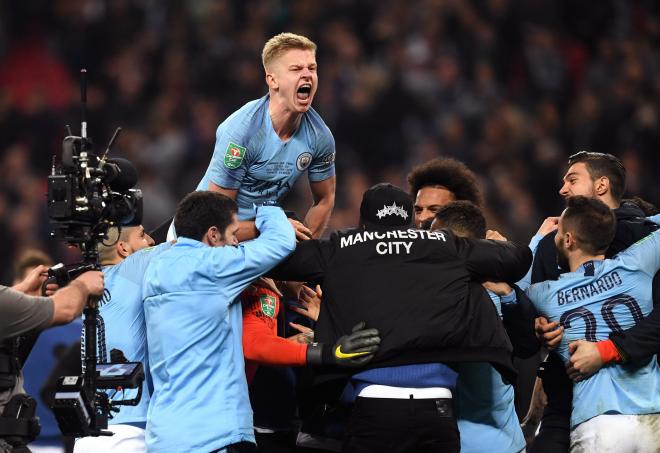 Los jugadores del Manchester City celebran la victoria en la Carabao Cup.