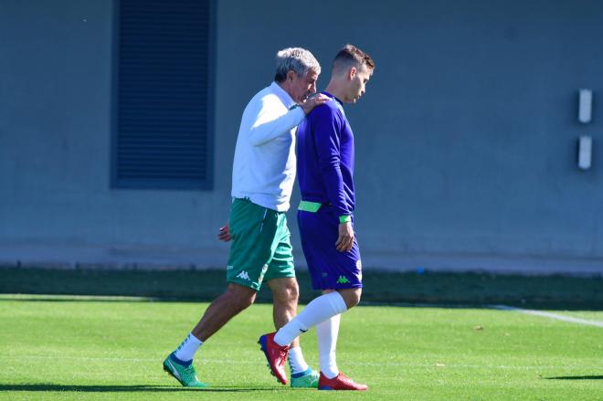Setién y Canales, en un entrenamiento del Betis (Foto: Kiko Hurtado).