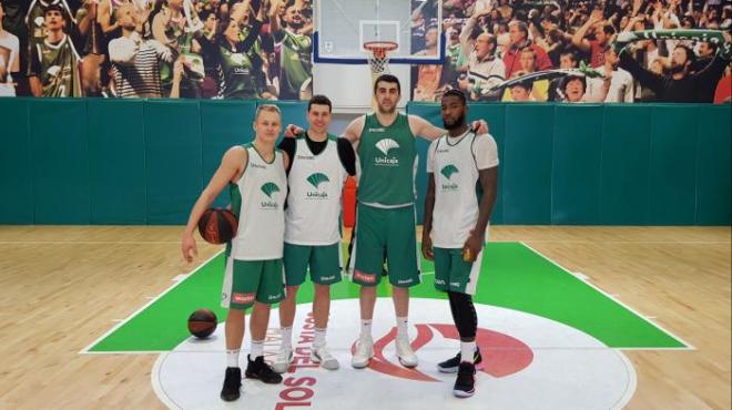 Salin, Milosavljevic, Shermadini y Lessort, en su vuelta a los entrenamientos (Foto: UnicajaCBPhotopress).