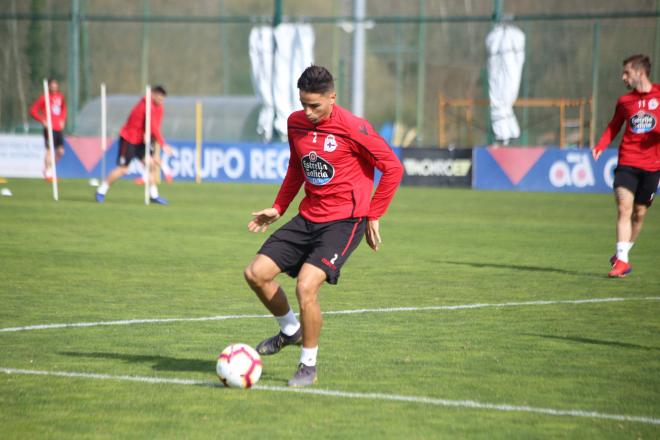 David Simón, en un entrenamiento del Deportivo en Abegondo (Foto: Iris Miquel).