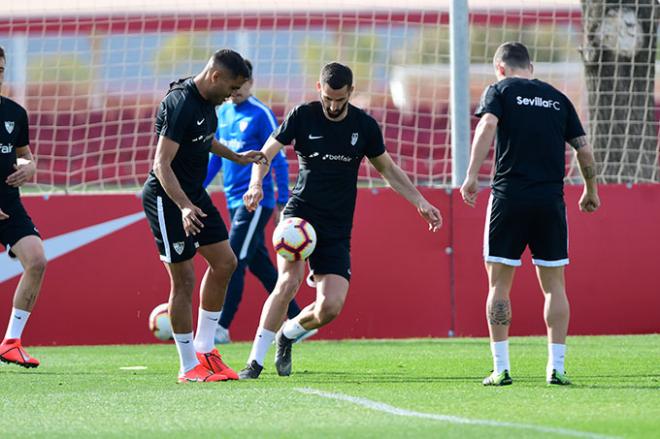 Mercado y Gonalons, en el entrenamiento de este pasado viernes. (Foto: Kiko Hurtado).