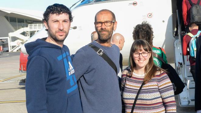 Andrea, Aner y Asier García Fuentes han viajado con el Athletic Club a Mestalla.