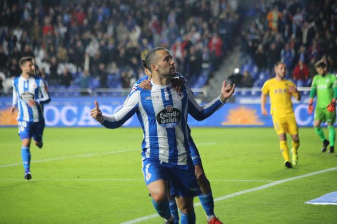 Quique González, celebra su gol ante el Alcorcón (Foto: Iris Miquel).