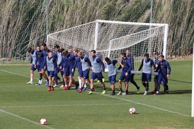 La plantilla, en un reciente entrenamiento (Foto: Cádiz CF).