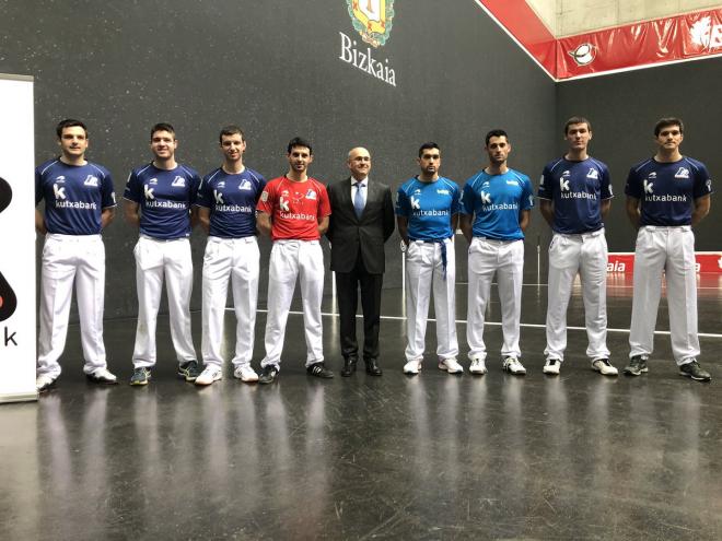 Las cuatro parejas de las semifinales del Campeonato Parejas 2019 posan en el Bizkaia
