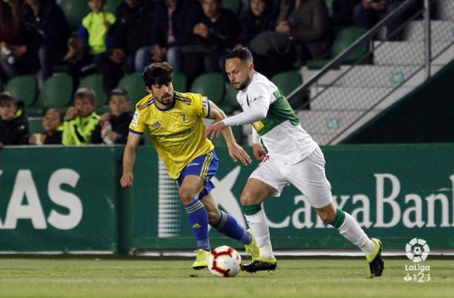 Jairo Izquierdo, durante el Elche-Cádiz del curso pasado (Foto: LaLiga).