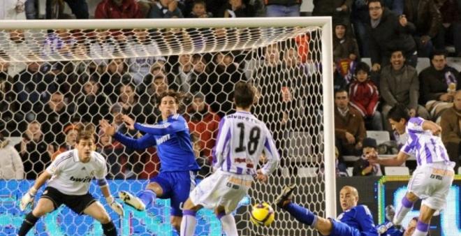 Canobbio marca ante el Real Madrid en Zorrilla.