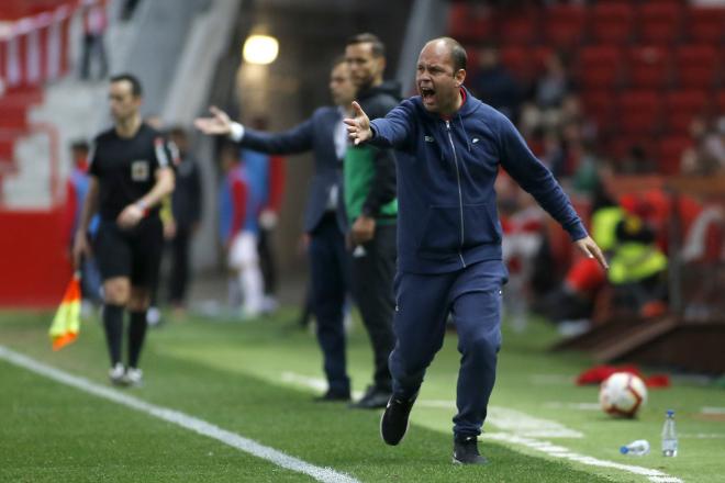 José Alberto durante el partido de la pasada temporada entre elSporting y el Almería (Foto: Luis Manso).