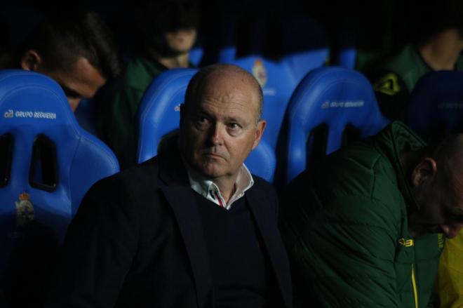 Pepe, en el banquillo visitante de Riazor (Foto: Iris Miquel).