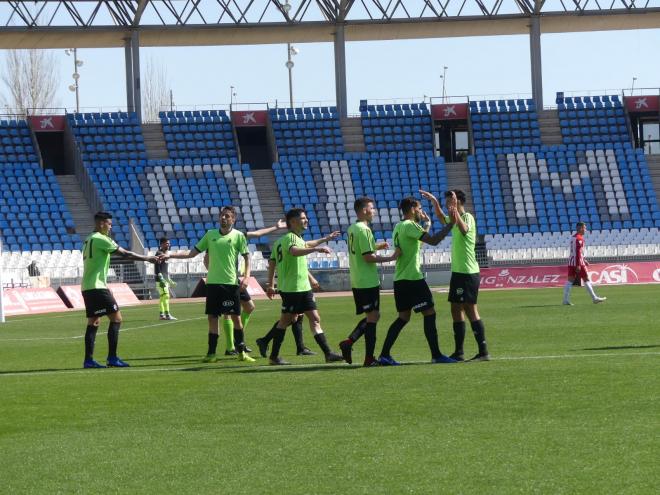 Los jugadores del Recre celebran un gol en Almería. (Tenor)