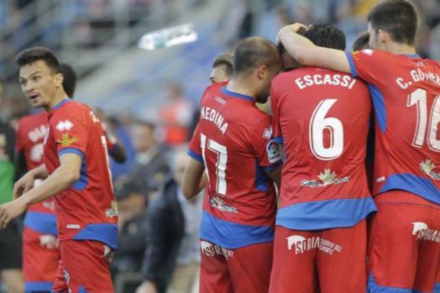 Ganea celebra con sus compañeros el gol en Tenerife (Foto: LaLiga).