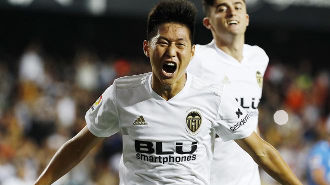 Kang In Lee celebra un gol en el Trofeo Naranja (Foto: Valencia CF).