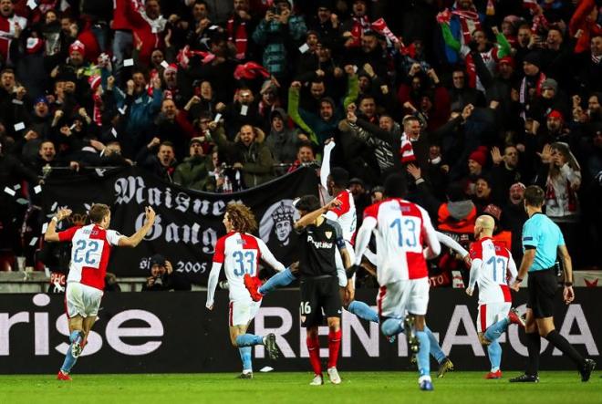 El Slavia celebra un gol ante el Sevilla