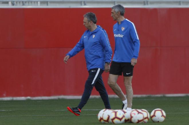 Caparrós y Antonio Álvarez en el entrenamiento de este viernes. (Foto: Kiko Hurtado).