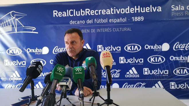 José María Salmerón, técnico del Decano. (@recreoficial)