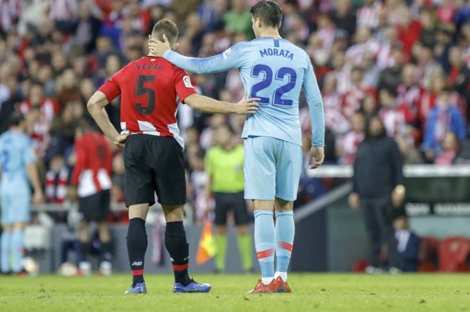 Yeray y Morata se saludan (Foto: Edu del Fresno).