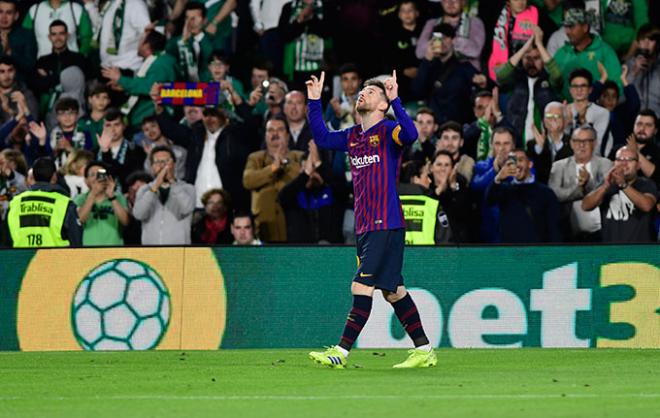Messi celebra su gol en el Villamarín en el pasado curso (Foto: Kiko Hurtado).
