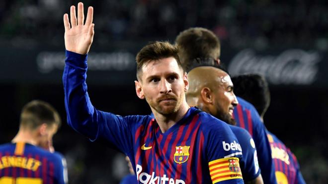 Messi celebra uno de sus goles en el Benito Villamarín.