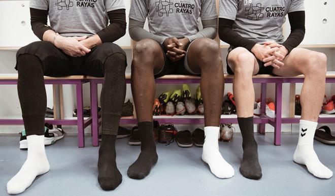 El Real Valladolid se suma a la campaña 'calcetines desparejados' (Foto: RV).