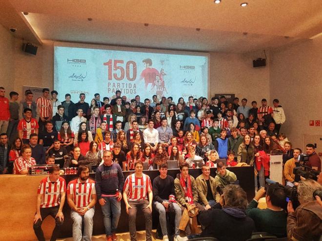 Ibai celebró con sus seguidores sus 150 partidos como león (Foto: Ibai Gómez).