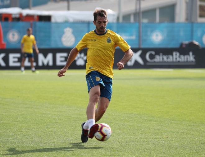 Víctor Sánchez, en un entrenamiento (Foto: RCD Espanyol).