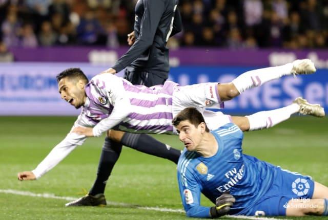 Anuar cae ante Courtois tras una ocasión en Zorrilla.