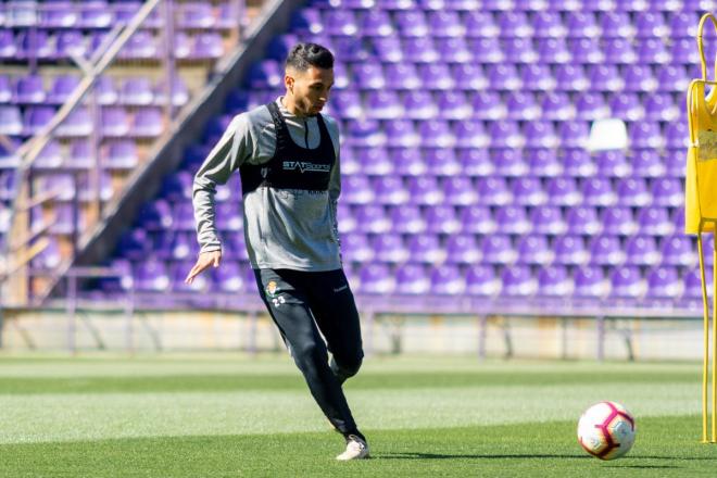 Anuar, en la sesión de entrenamiento en Zorrilla tras su vuelta desde Marruecos.