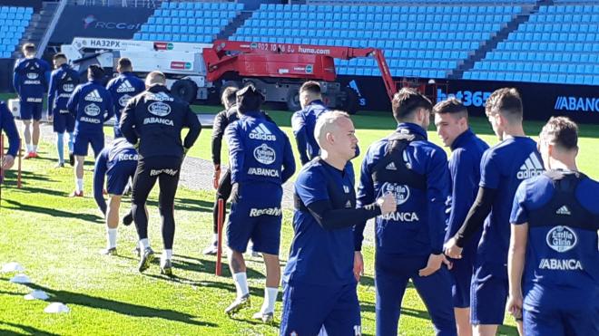 Stanislav Lobotka, durante un entrenamiento del Celta en Balaídos (Foto: Alberto Bravo).