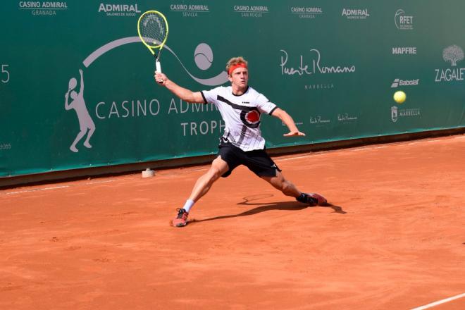 Alejandro Davidovich, en un partido en el Challenger de Marbella (Foto: @casinoadmiralt).