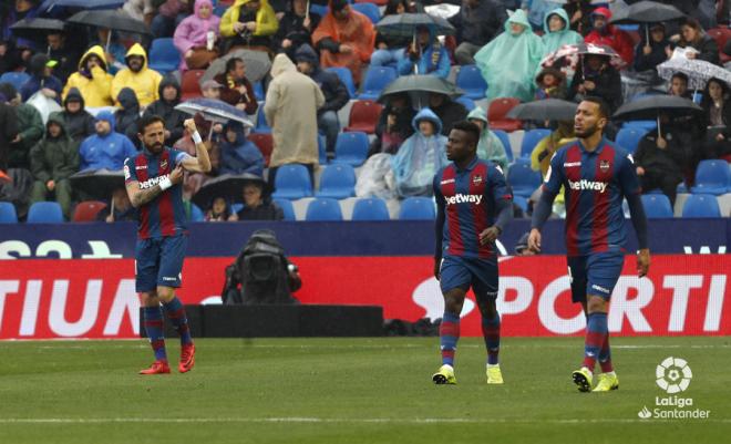 Los jugadores del Levante celebran un gol ante el Éibar (Foto: LaLiga).