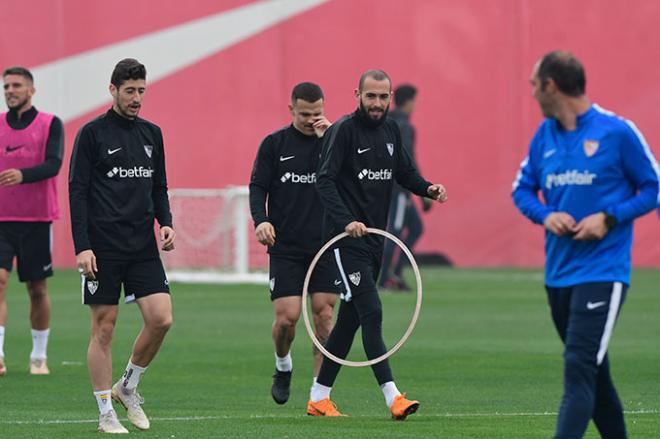 Escudero y Aleix Vidal, en el entrenamiento de este martes. (Foto: Kiko Hurtado).