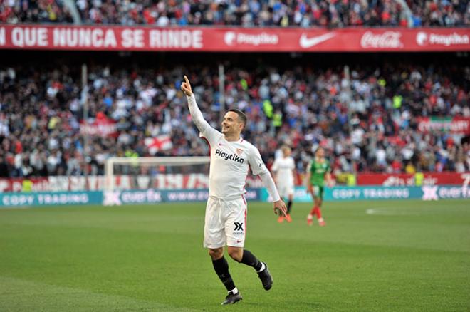 Roque Mesa, celebrando el gol ante el Alavés (Foto: Kiko Hurtado).