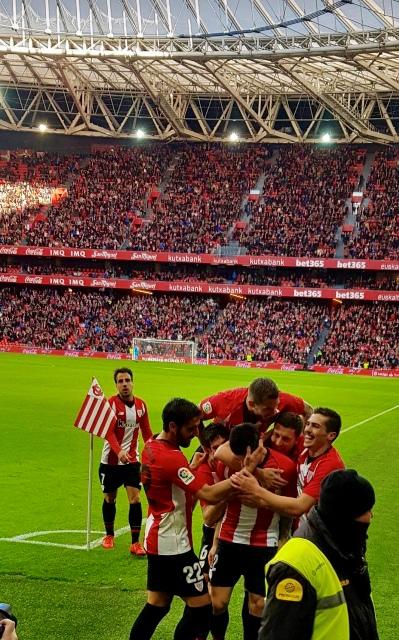 El Athletic Club festeja en San Mamés uno de sus goles al Levante UD (Foto: Marta Gonzalo).