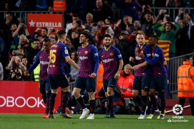 Los jugadores del Barça celebran el gol de Luis Suárez ante el Atlético de Madrid (Foto: LaLiga).