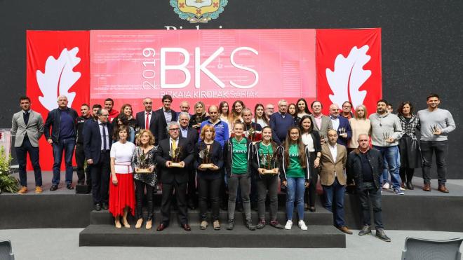 Los premios Bizkaia Kirolak 2019 se han entregado en el frontón Bizkaia (Foto: DFB).