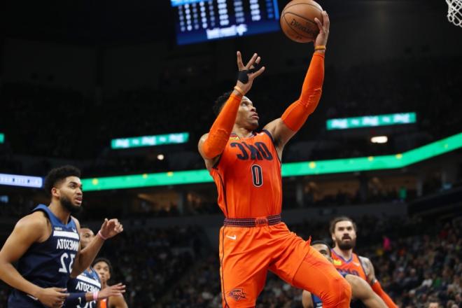 Westbrook entra a canasta frente a los Timberwolves (Foto: AP Photo).