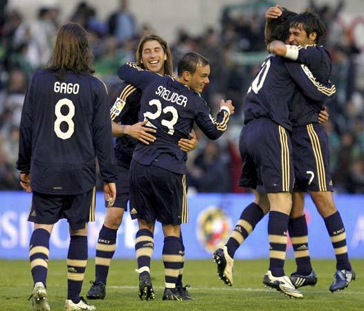 Camiseta visitante del Real Madrid 07/08.