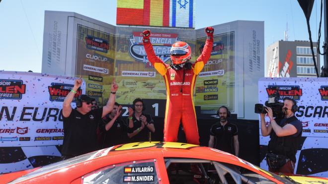 Ander Vilariño ha ganado la primera carrera del Valencia NASCAR Fest.