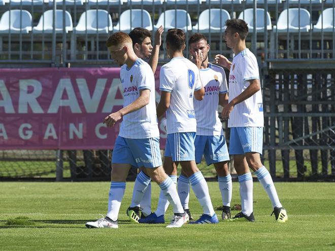 Los jugadores del Deportivo Aragón celebran uno de los goles ante el Binéfar (Foto: ZGZ).