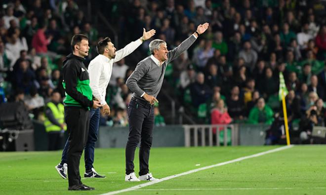 Setién, durante el Betis-Valencia (Foto: Kiko Hurtado).