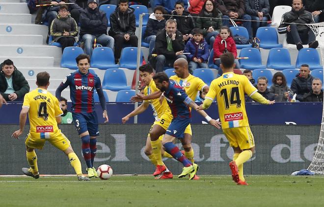 Toño durante el partido contra el Espanyol. (Foto: David González)